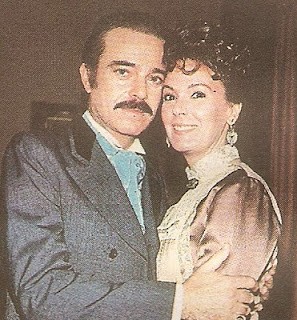 Vợ chồng địa chủ Coronel Ferreira (Rubens de Falco đóng). và bà Baroness Cândida (Elaine Cristina đóng).